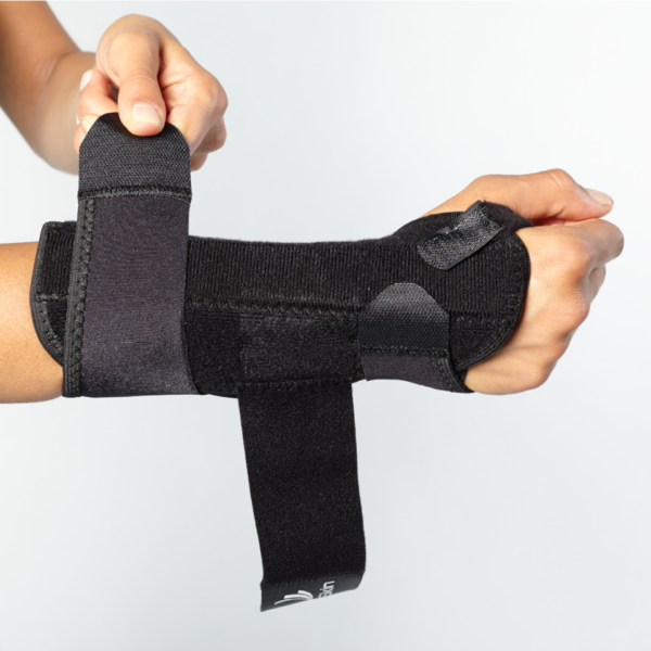 BioSkin DP3â„¢ 8.5 INCH WRIST BRACE